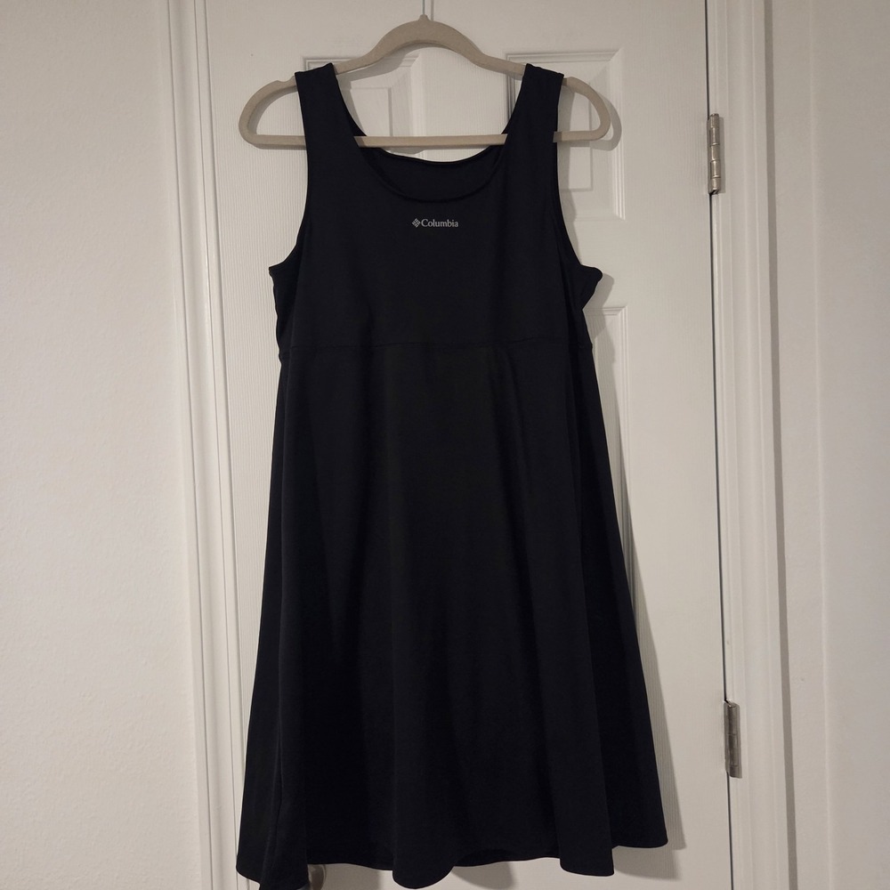 Columbia Women’s L Black Valley Canyon FS Dress Omni-Shade UPF 50 Omni-Wick NWOT